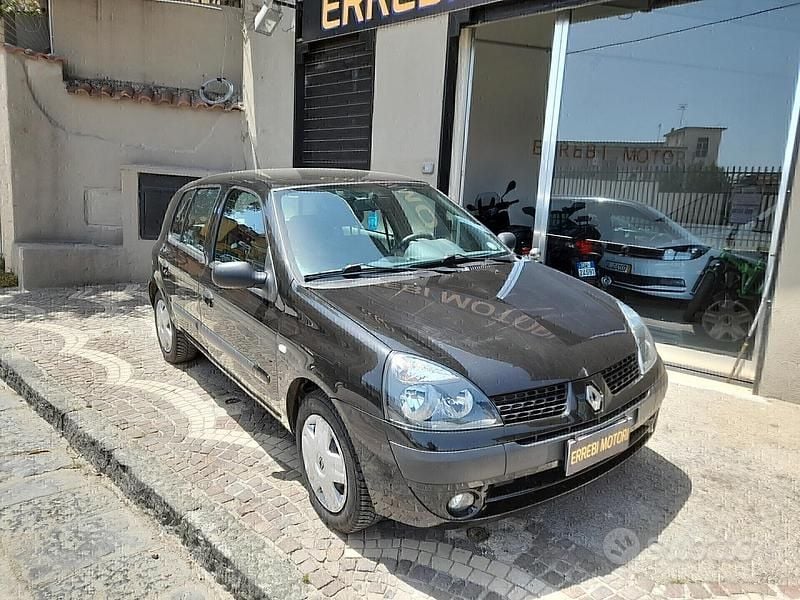 Usata Renault Clio II 58 CV (42 kW) 2003 Nero Berlina