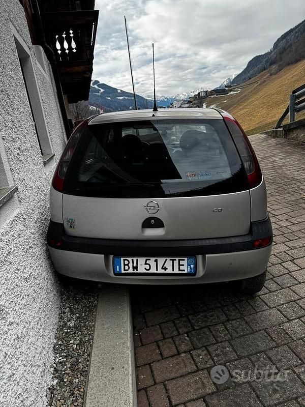 Usata Opel Corsa 75 CV (55 kW) 2001 Berlina