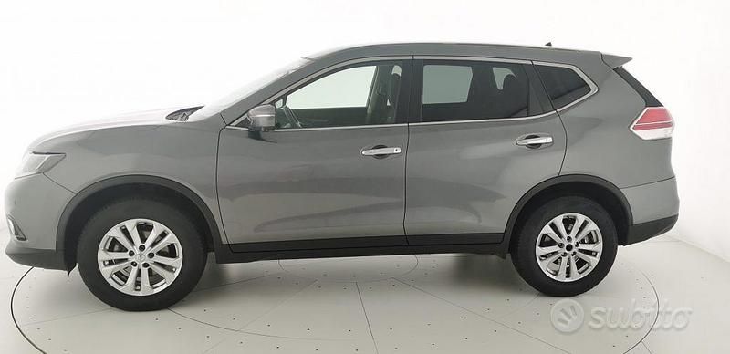 Usata Nissan X-Trail 131 CV (96 kW) 2016 Grigio metallizzato SUV