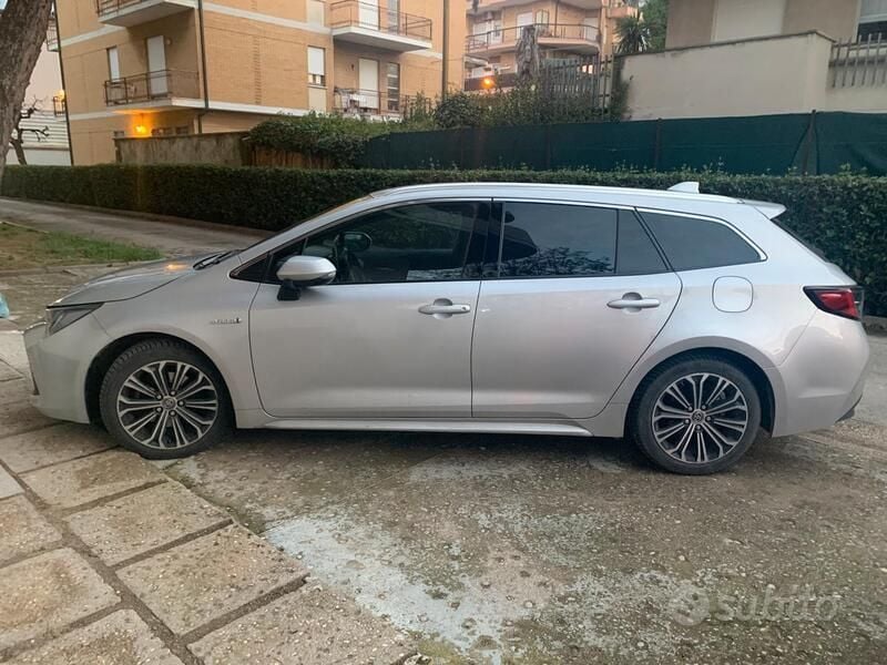 Usata 2019 Toyota Corolla Lounge Station wagon | 15.000 € (Buon prezzo) - Immagine 1/4