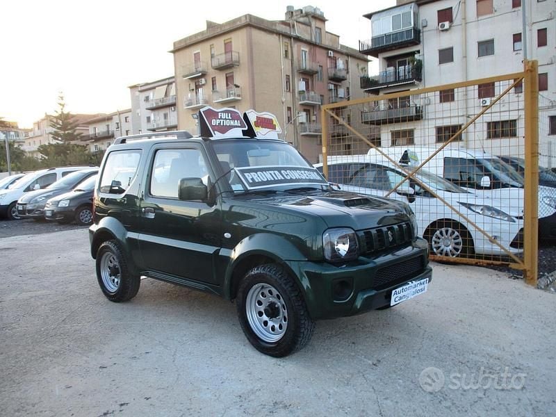Usata Suzuki Jimny 85 CV (62 kW) 2014 Verde SUV