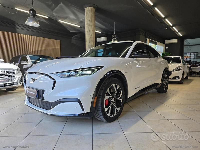Usata Ford Mustang Mach-E 197 kW (269 CV) 2022 Bianco SUV