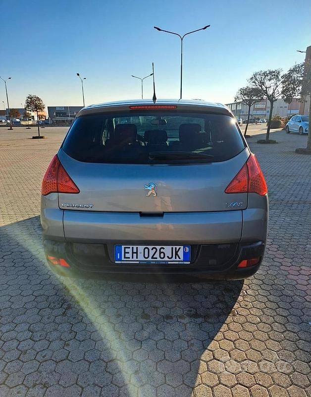 Usata Peugeot 3008 112 CV (82 kW) 2010 Marrone Station wagon
