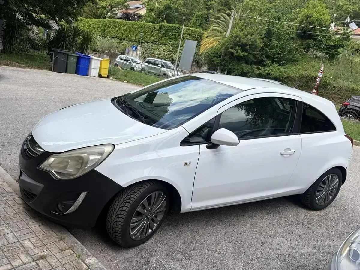 Usata Opel Corsa 75 CV (55 kW) 2014 Bianco Utilitaria