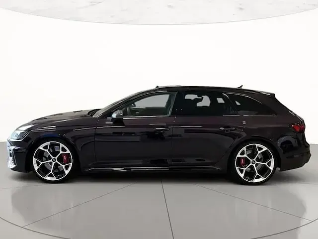 Usata Audi RS4 Ambiente 450 CV (330 kW) 2024 Q0 verniciature personalizzate Station wagon