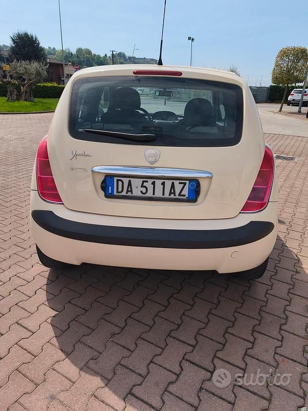 Usata Lancia Ypsilon 60 CV (44 kW) 2006 Marrone Utilitaria