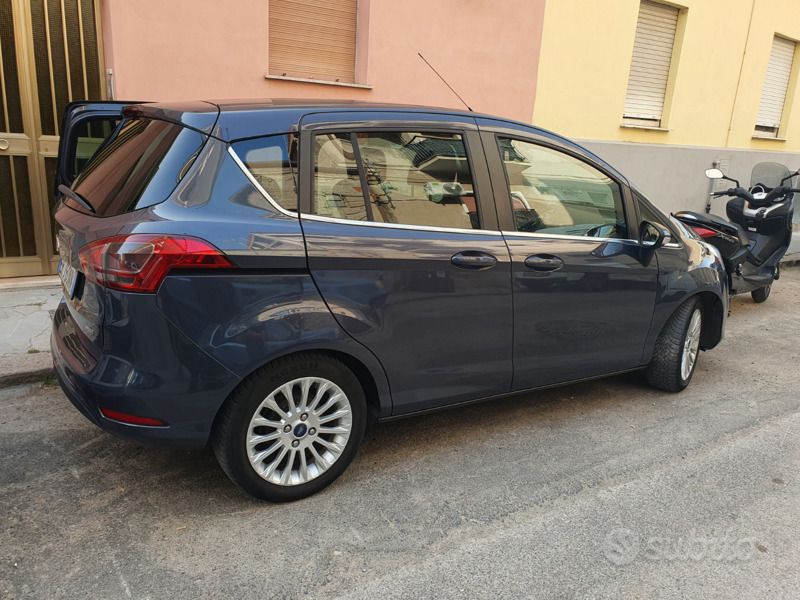 Usata Ford B-MAX 75 CV (55 kW) 2013 Grigio Monovolume