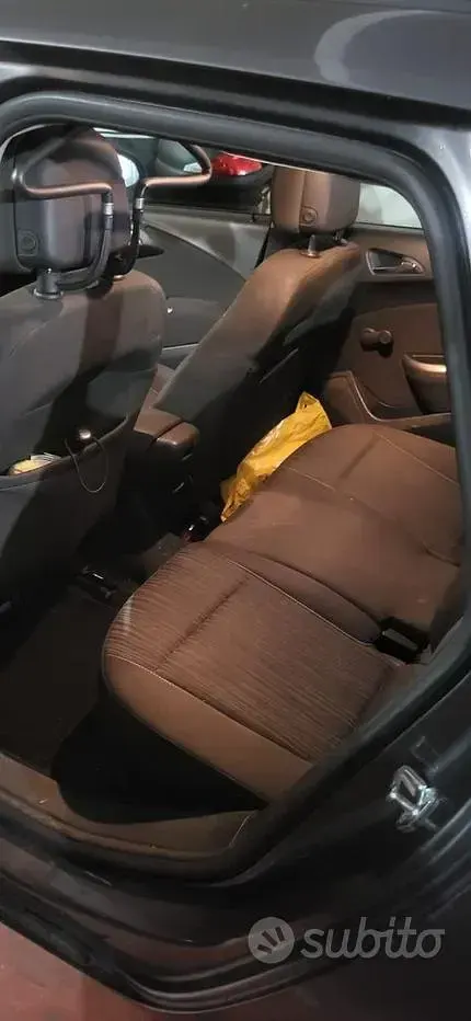 Usata Opel Astra 110 CV (80 kW) 2011 Station wagon