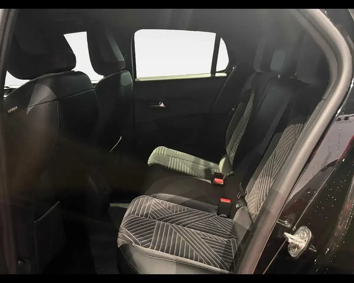 Usata Lancia Ypsilon 101 CV (74 kW) 2025 Nero Utilitaria