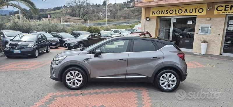 Occasion Renault Captur Techno 101 ch (74 kW) 2022 Gris SUV
