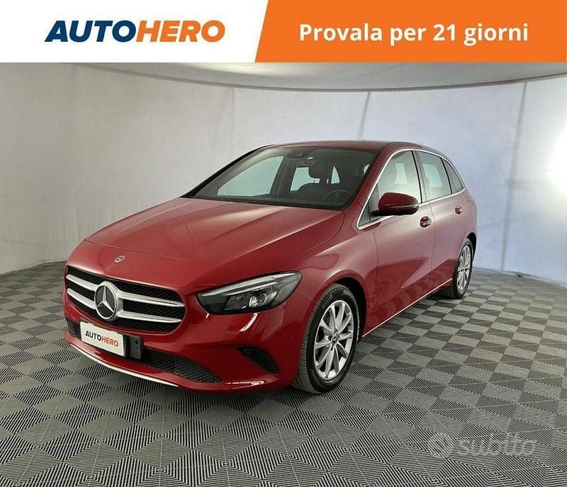 Usata Mercedes B180 115 CV (84 kW) 2019 Rosso Monovolume