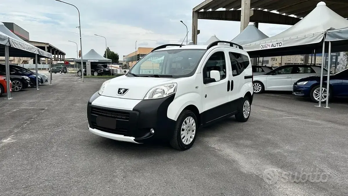 Usata Peugeot Bipper 75 CV (55 kW) 2012 Bianco Monovolume