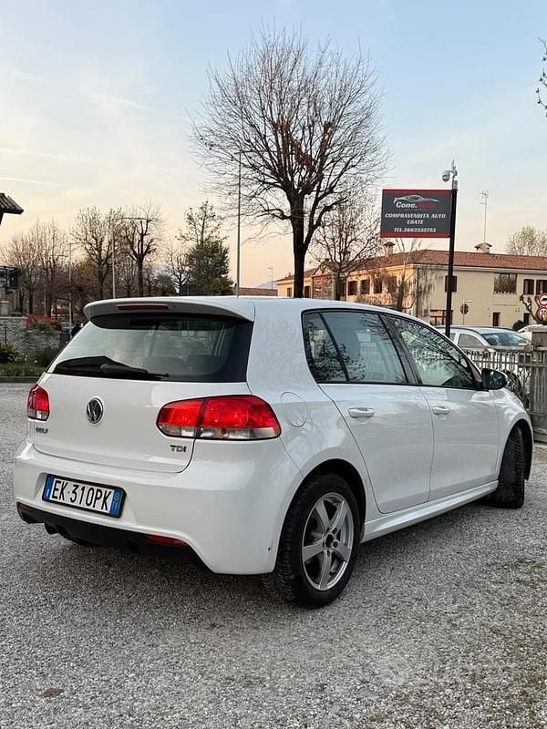 Usata VW Golf VI Highline 104 CV (76 kW) 2011 Bianco Utilitaria