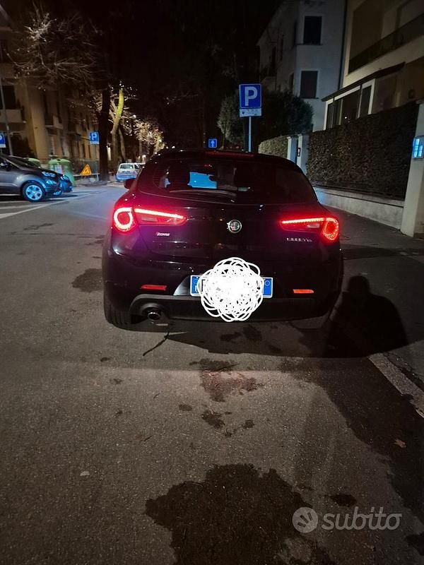 Usata Alfa Romeo Giulietta 120 CV (88 kW) 2017 Nero Utilitaria