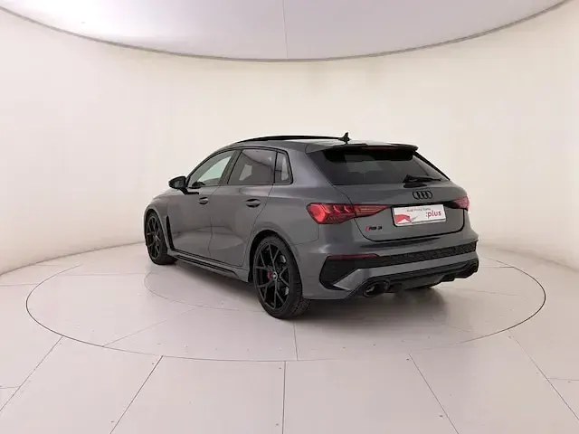 Usata Audi RS3 Sportback Ambiente 400 CV (294 kW) 2023 Grigio daytona perla Utilitaria