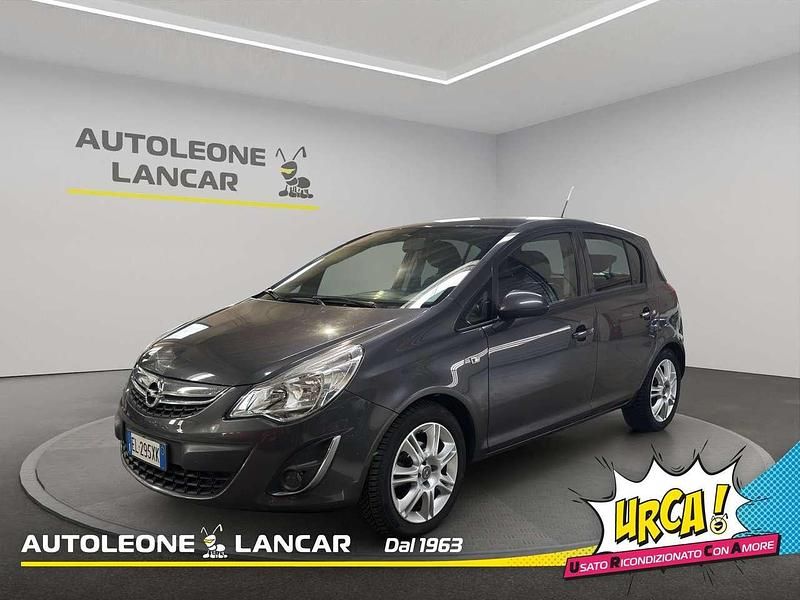 Usata Opel Corsa Edition 75 CV (55 kW) 2012 Grigio Berlina