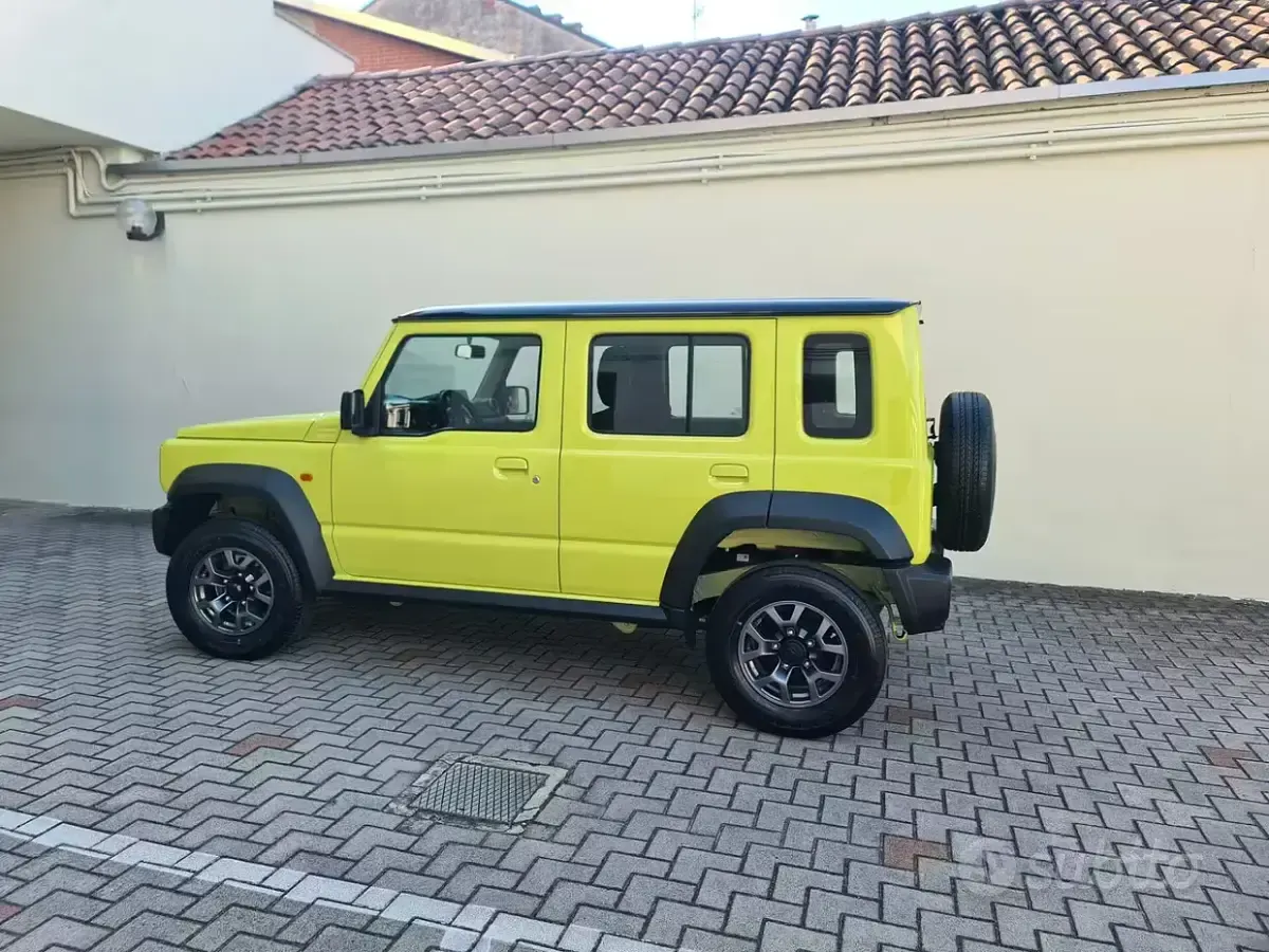 Nuova Suzuki Jimny GLX 102 CV (75 kW) 2026 Giallo SUV