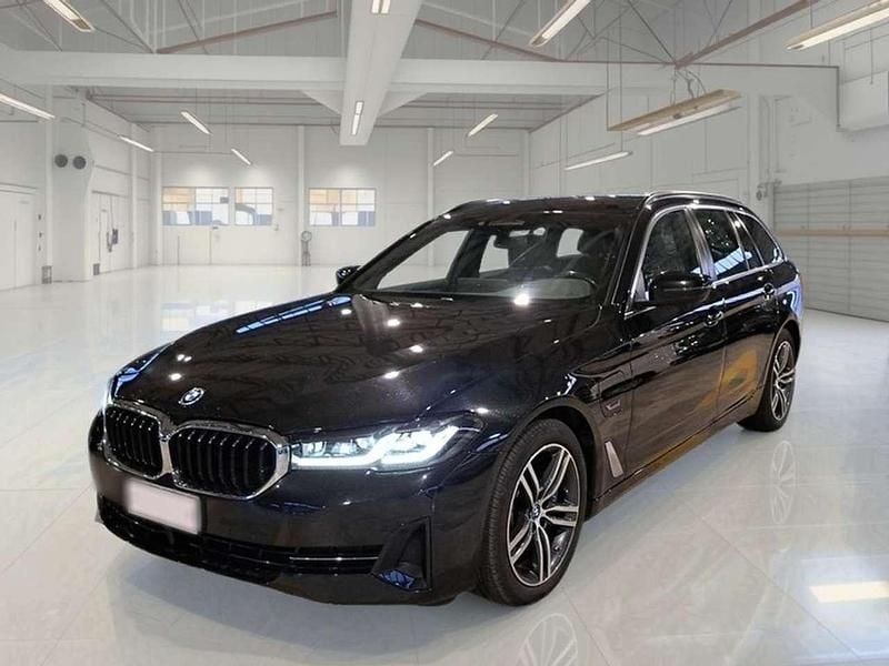 Nero Usata 2022 BMW 530e Station wagon | 26.800 € (Ottimo prezzo) - Immagine 1/4