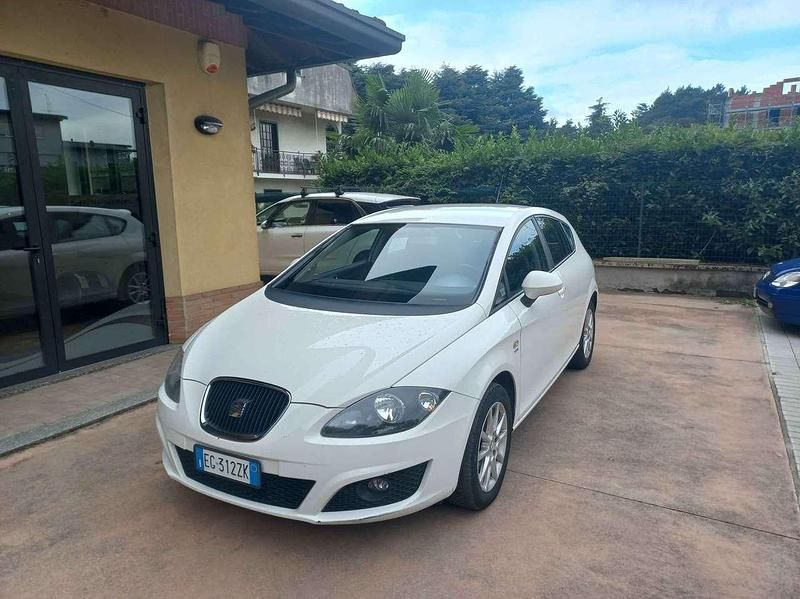 Bianco Usata 2011 Seat Leon Style Tre volumi | 6900 € - Immagine 1/4