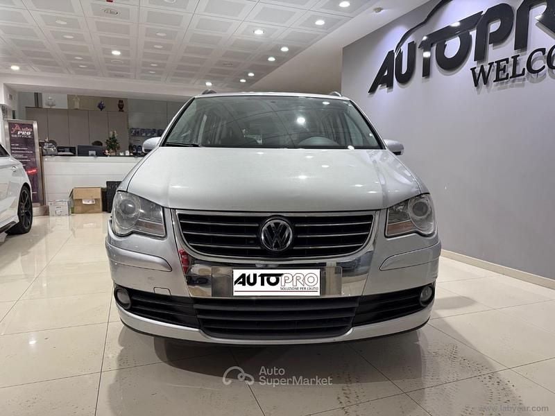 Grigio Usata 2009 VW Touran Conceptline Monovolume | 2900 € (Ottimo prezzo) - Immagine 1/4