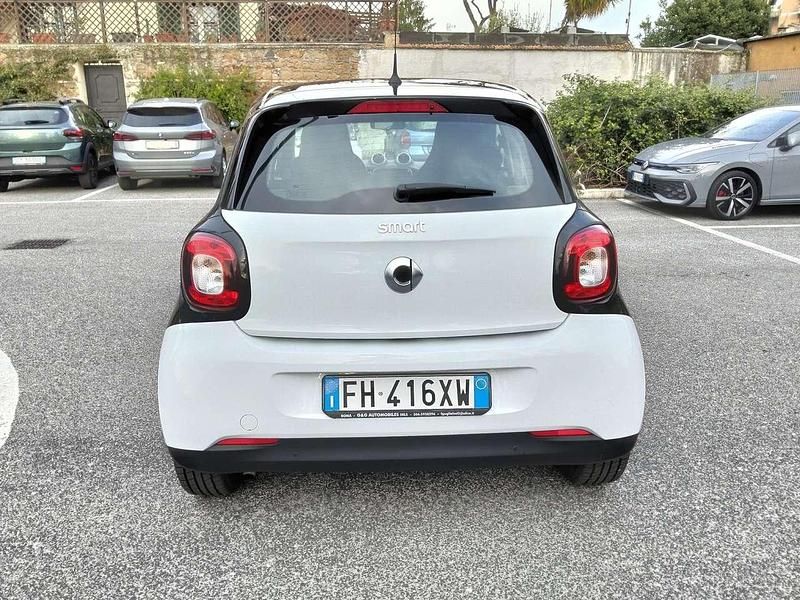 Usata Smart ForFour Passion 71 CV (52 kW) 2017 Bianco Utilitaria