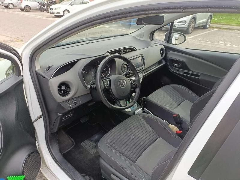 Usata Toyota Yaris Hybrid Active 73 CV (53 kW) 2019 Berlina