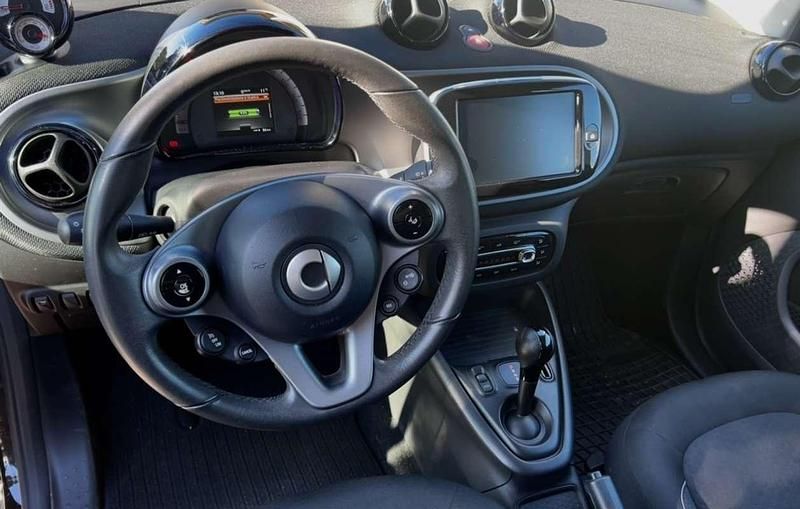 Usata Smart ForTwo Coupé Passion 41 kW (56 CV) 2023 Utilitaria