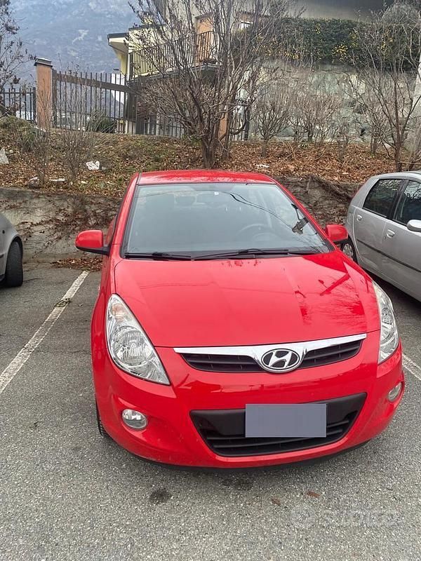 Usata Hyundai i20 78 CV (57 kW) 2010 Rosso Utilitaria