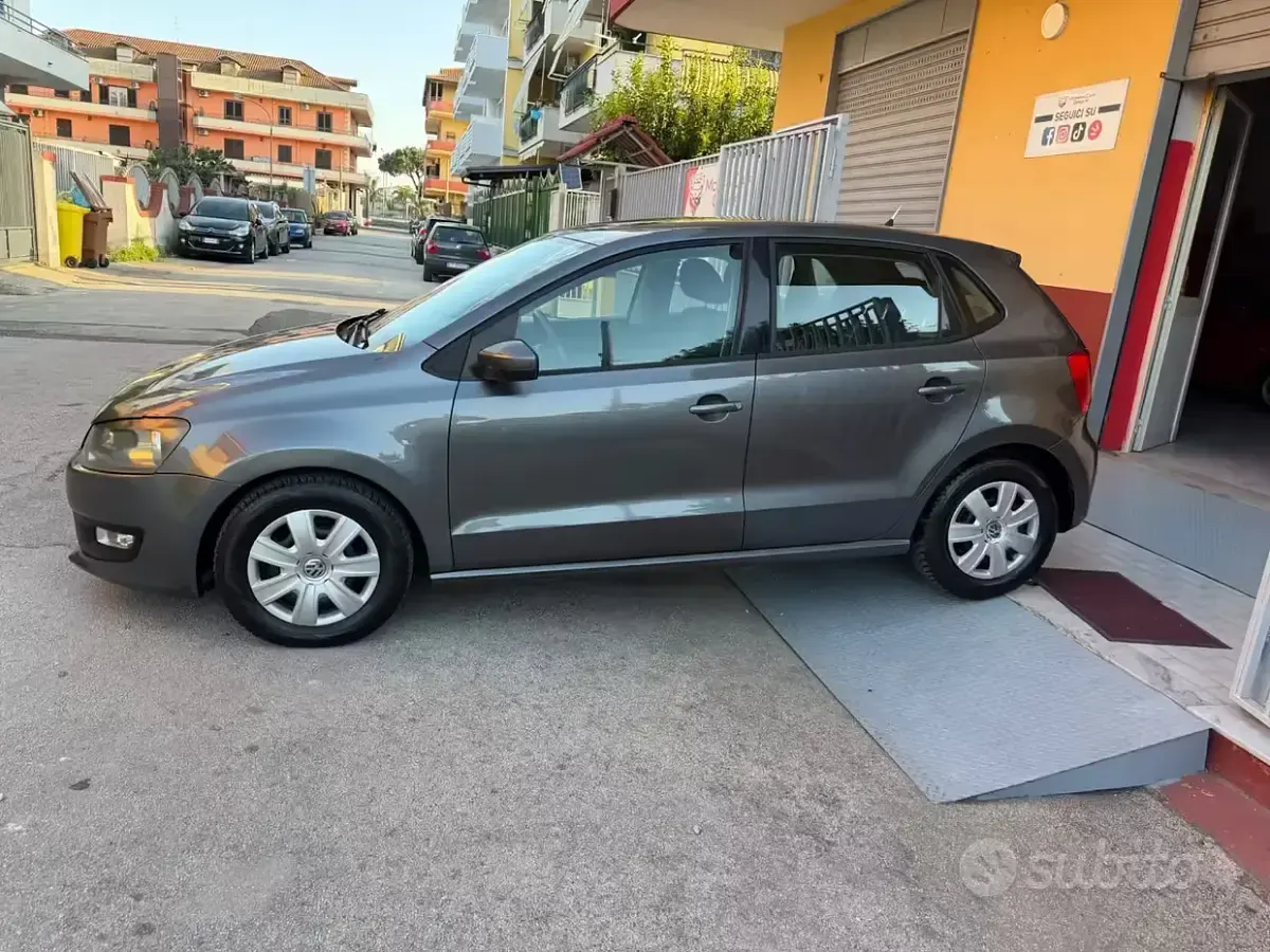 Usata VW Polo Trendline 60 CV (44 kW) 2010 Grigio Utilitaria
