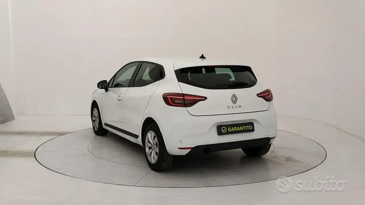 Usado Renault Clio V Business 86 CV (63 kW) 2021 Blanco Berlina