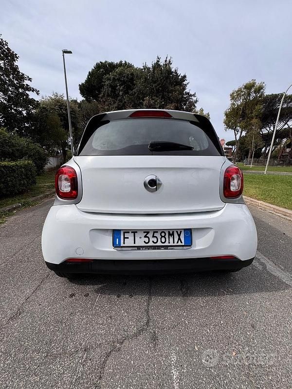 Usata Smart ForFour 71 CV (52 kW) 2018 Bianco Utilitaria