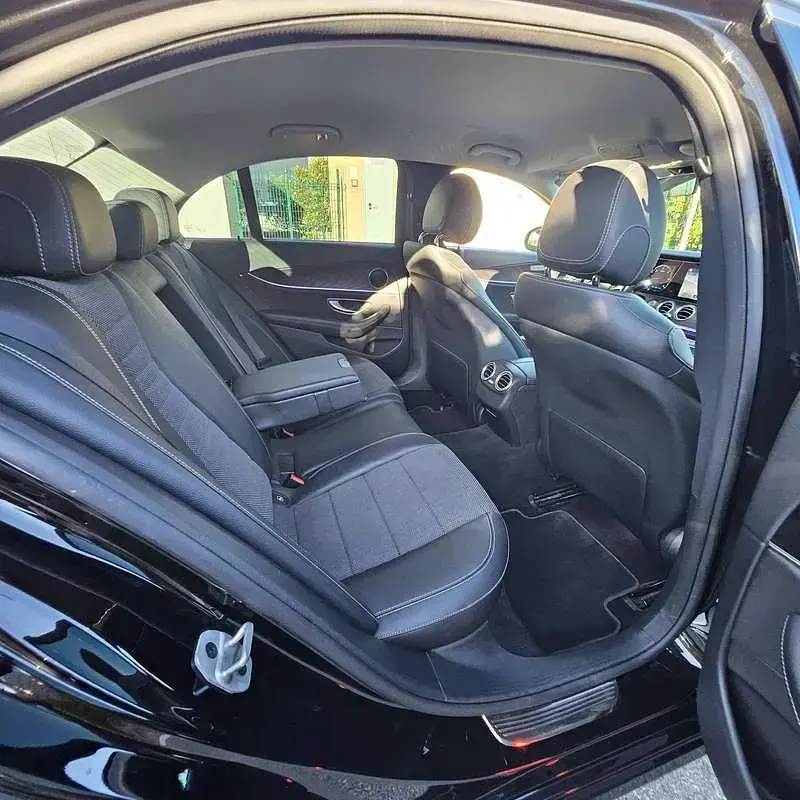 Usata Mercedes E220 Business 200 CV (147 kW) 2022 Nero Berlina