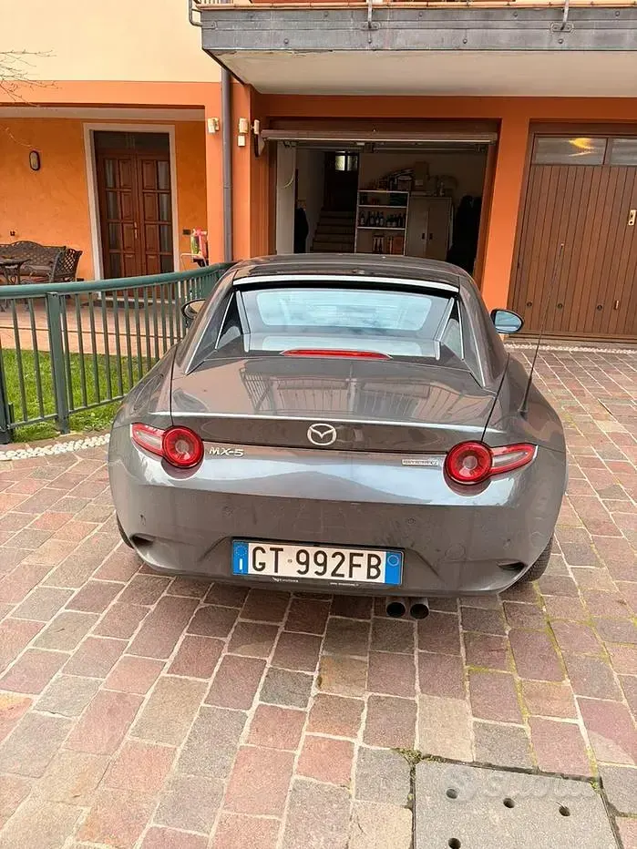 Usata Mazda MX5 Kazari 132 CV (97 kW) 2024 Bluazzurro Cabrio