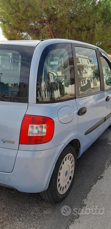 Usata Fiat Multipla 103 CV (75 kW) 2005 Blu Monovolume