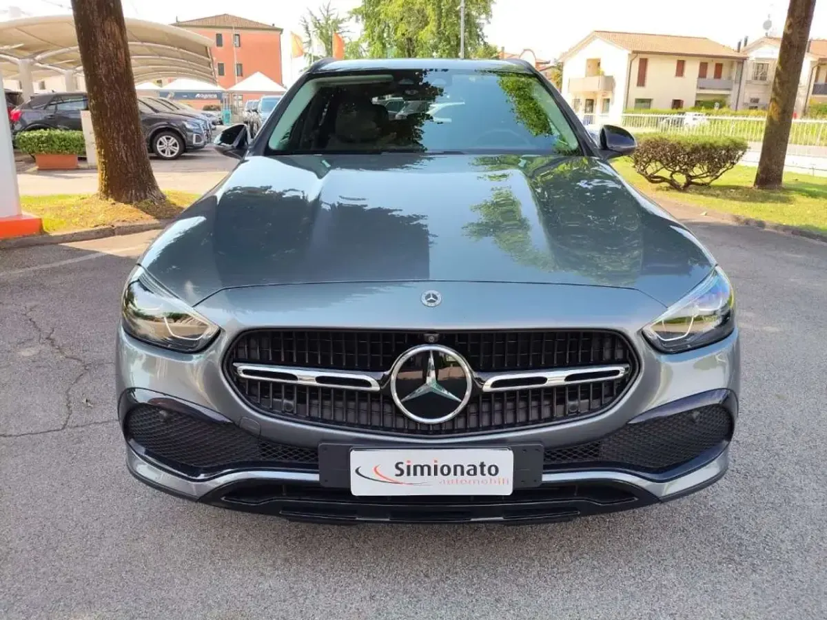 Usata Mercedes C220 Premium Plus 200 CV (147 kW) 2023 Grigio scuro Station wagon