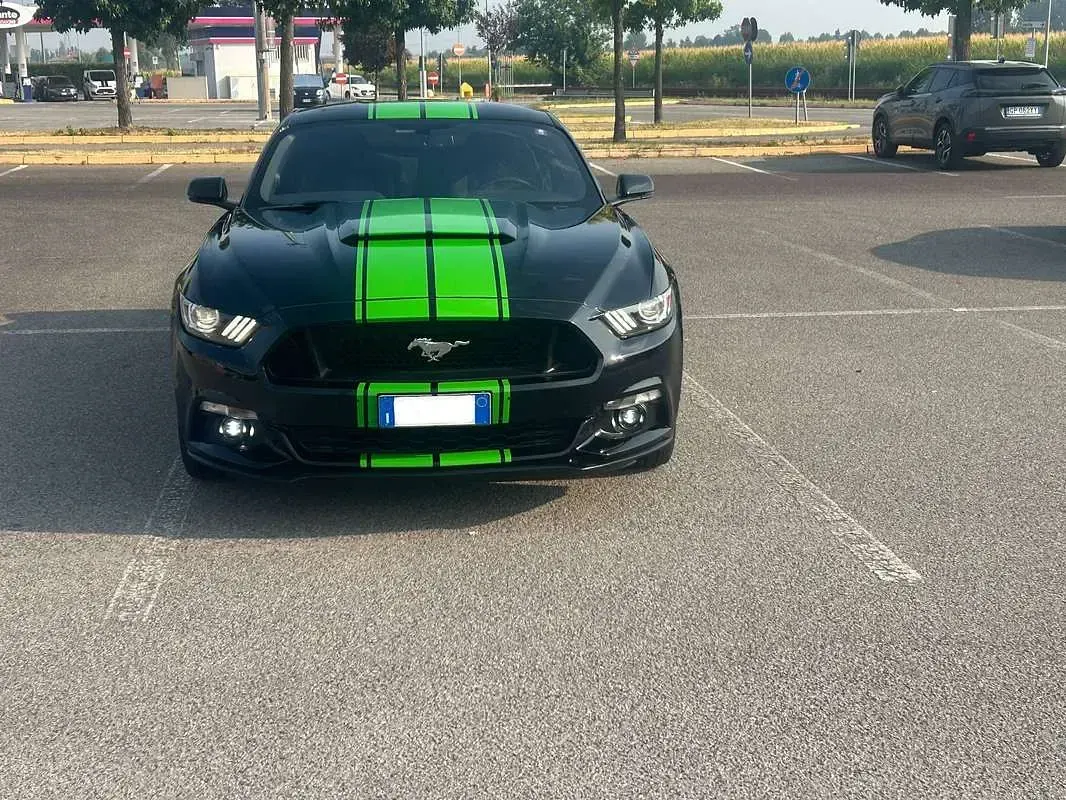 Usata Ford Mustang Fastback 317 CV (233 kW) 2018 Nero Coupé