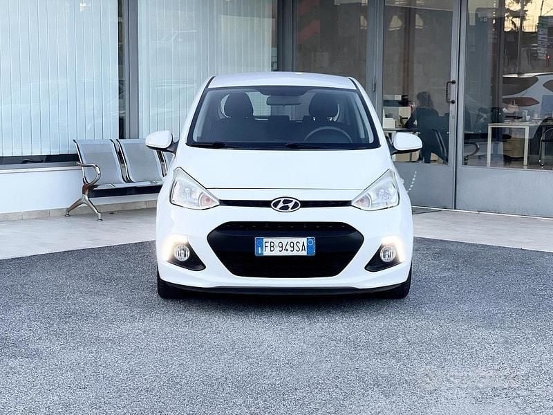 Usata Hyundai i10 67 CV (49 kW) 2016 Bianco Utilitaria