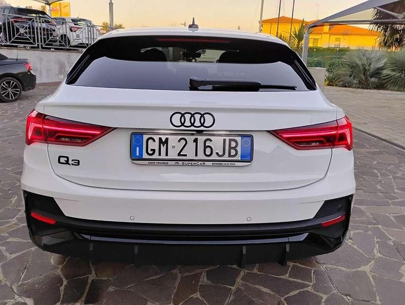 Usata Audi Q3 Ambiente 150 CV (110 kW) 2023 Bianco SUV