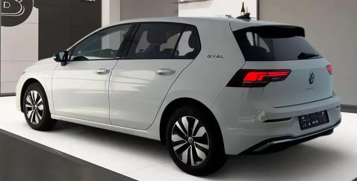 Usata VW Golf VIII Goal 116 CV (85 kW) 2025 Bianco Berlina