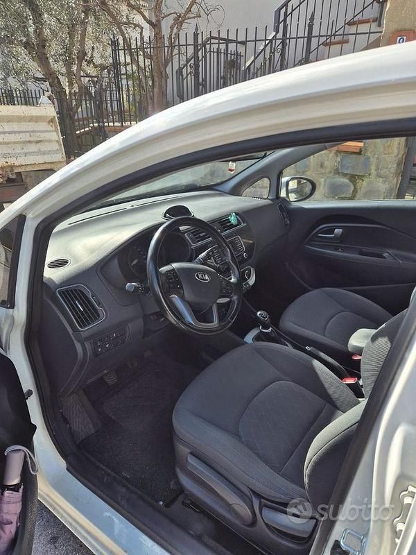 Usata Kia Rio 75 CV (55 kW) 2016 Utilitaria