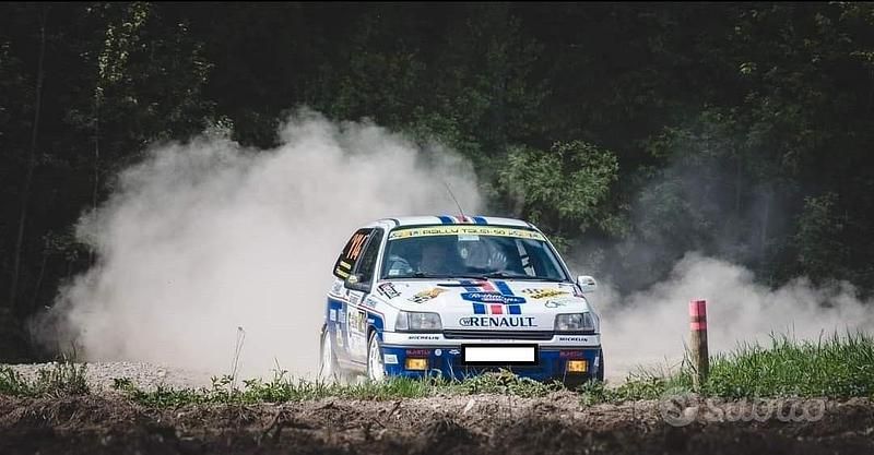 Usata 1992 Renault Clio Due volumi | 4000 € - Immagine 1/4