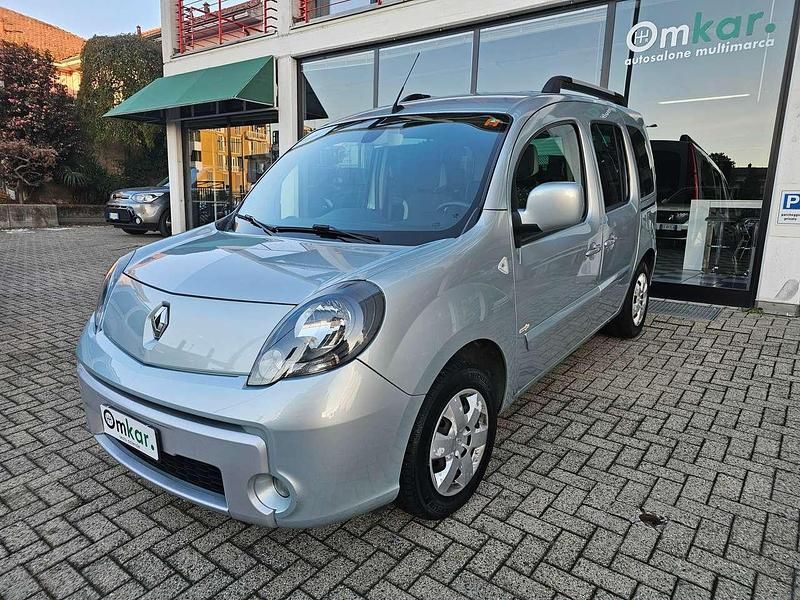Argento Usata 2012 Renault Kangoo Station wagon | 6900 € (Buon prezzo) - Immagine 1/4