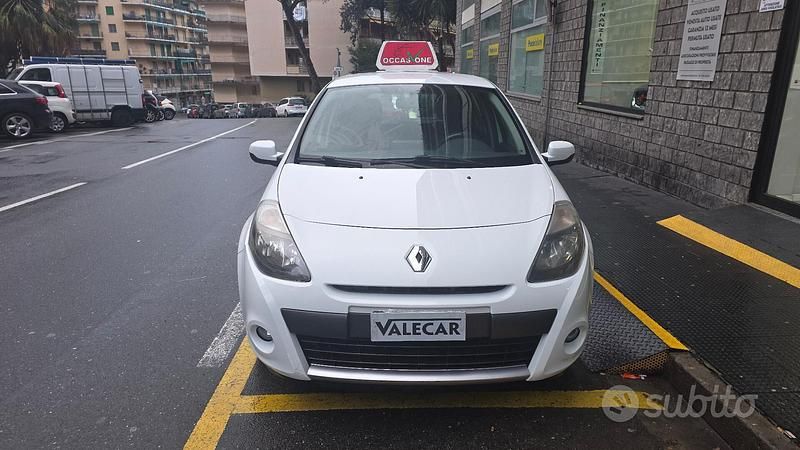 Usata Renault Clio II Luxe 100 CV (73 kW) 2010 Bianco Utilitaria