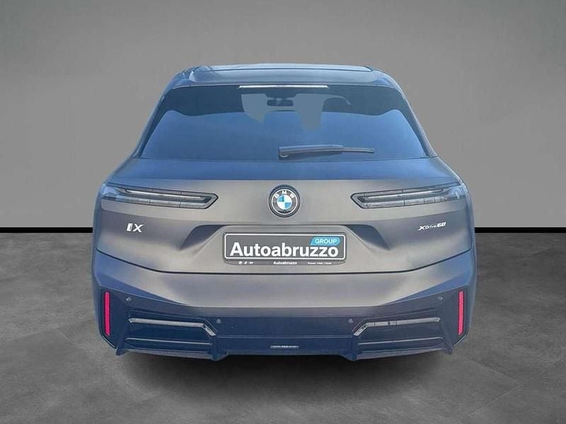 Usata BMW iX M Sport 400 kW (544 CV) 2025 Bmw individual frozen deep gre SUV
