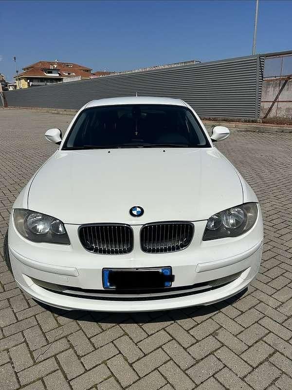 Usata BMW 118 143 CV (105 kW) 2010 Utilitaria