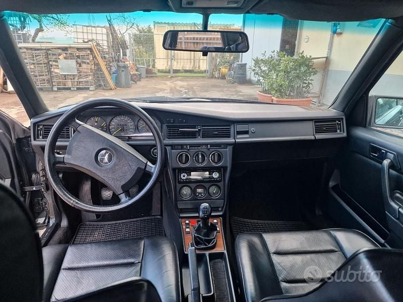 Usata Mercedes 190 1986 Nero Berlina