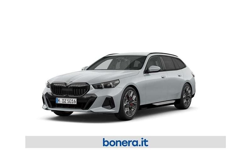 Grigio Nuova 2025 BMW 540 M Sport Station wagon | 80.300 € (Cara) - Immagine 1/4