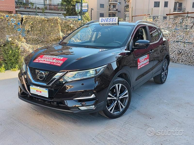 Usado Nissan Qashqai N-Connecta 110 HP (80 kW) 2018 Cinzento SUV