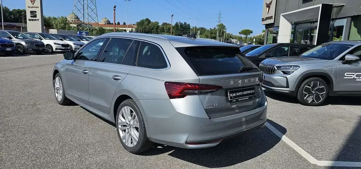 Nuova Skoda Octavia Style 150 CV (110 kW) 2026 Argento Station wagon