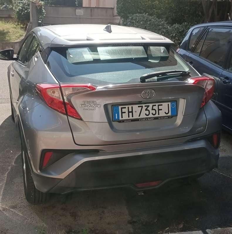 Usata 2017 Toyota C-HR Lounge SUV | 16.000 € (Buon prezzo) - Immagine 1/4